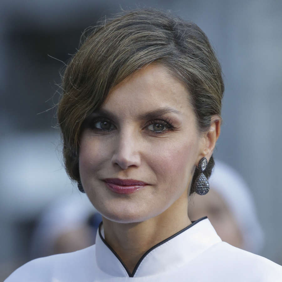 Tiene su cara y pesa 400 kilos: así es la imponente estatua de Letizia que se esconde en los jardines de Zarzuela